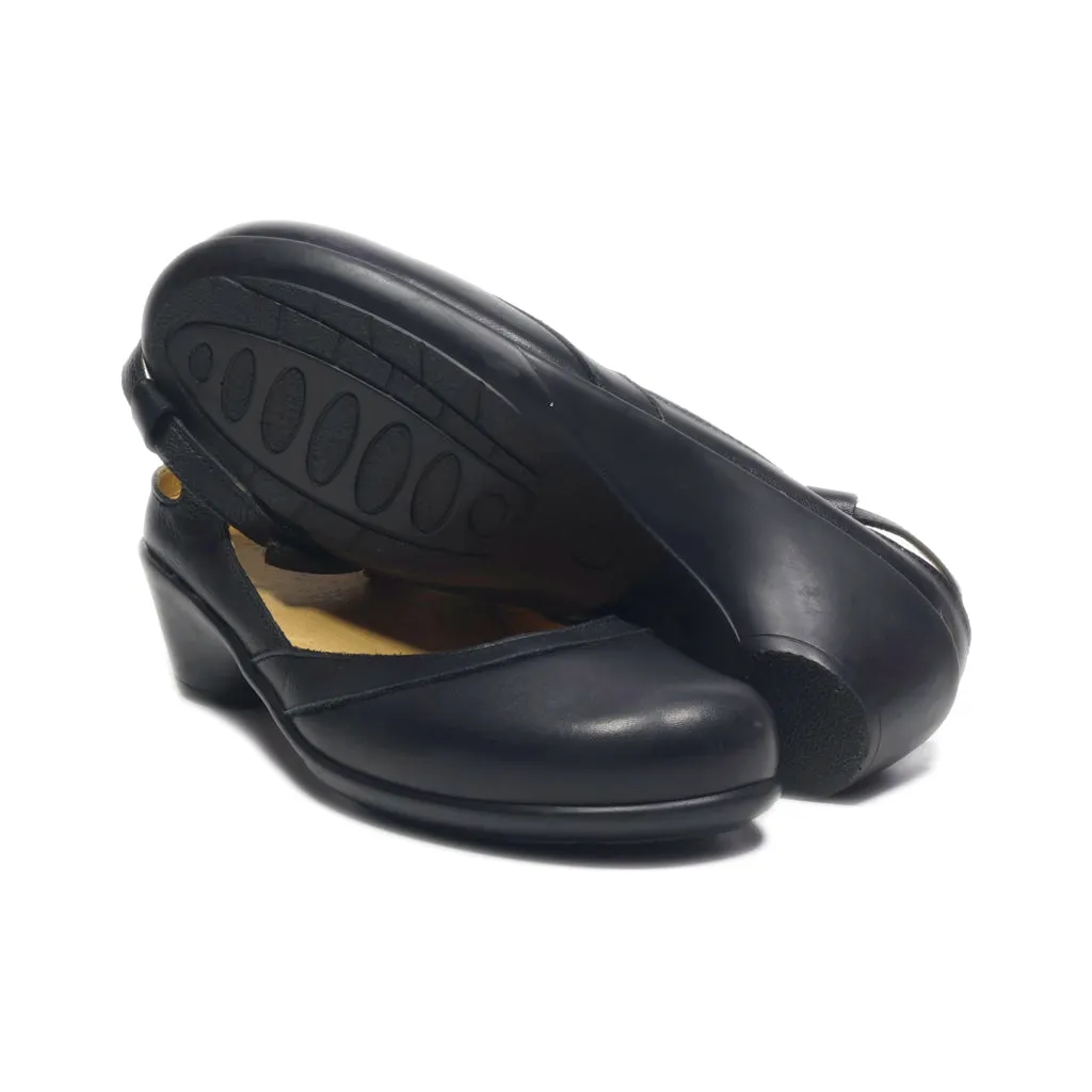 Avera Flat Sandals Leather Black Colour For Women