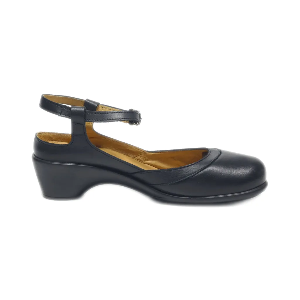 Avera Flat Sandals Leather Black Colour For Women