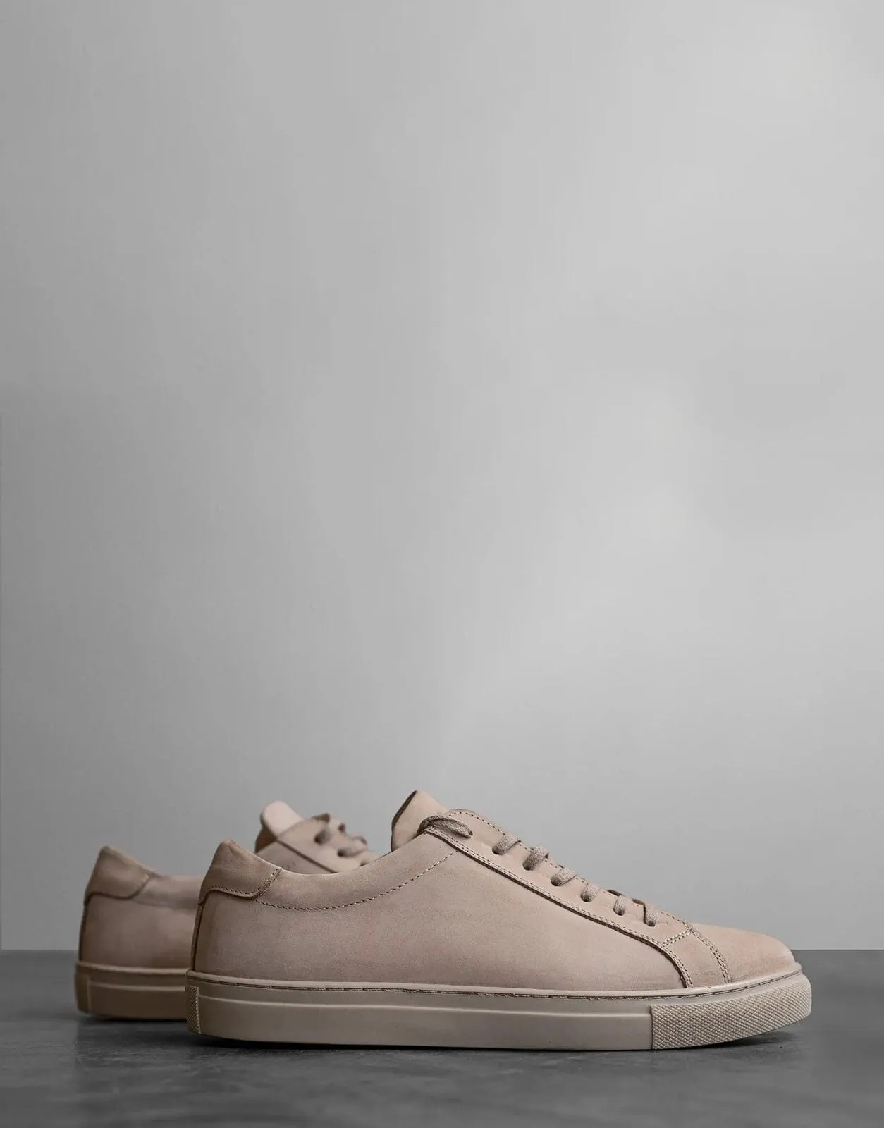 Fade Essential Stone Sneakers