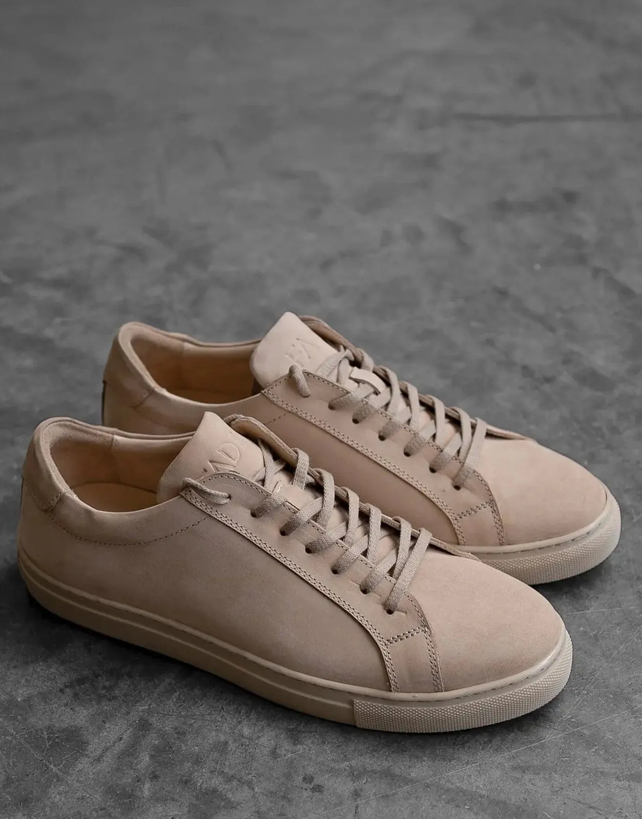 Fade Essential Stone Sneakers